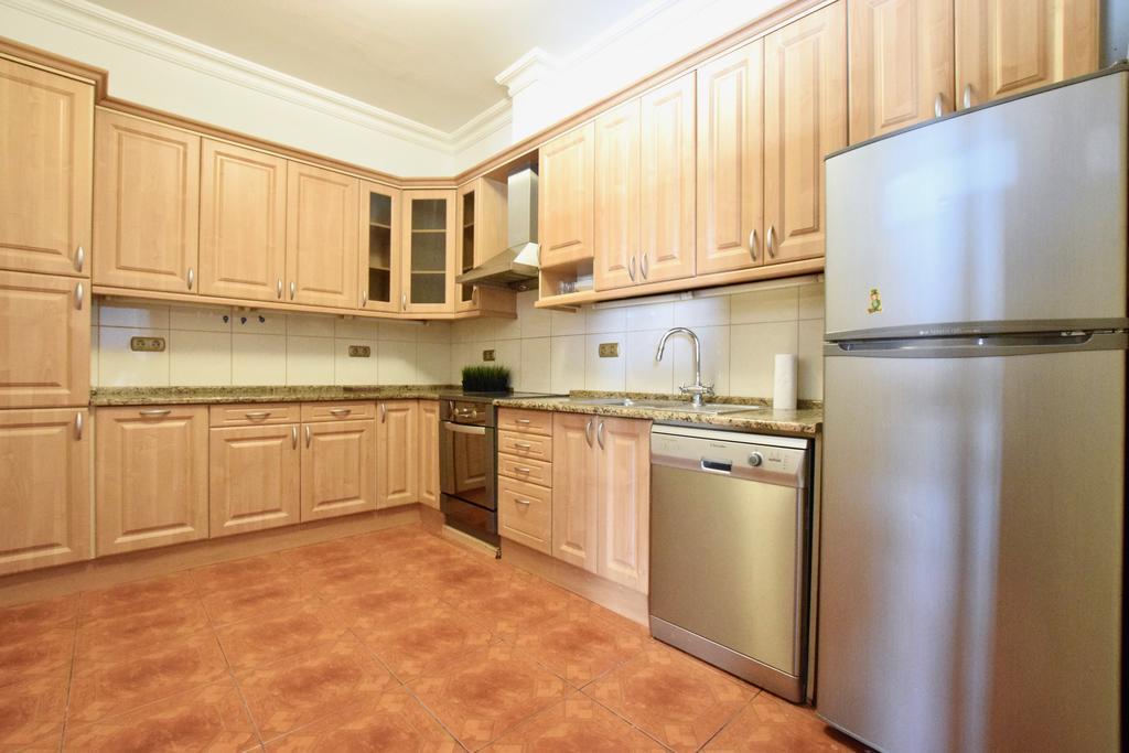 Standerd Apartment By Hi5 - Lovag Family Suites Будапеща Екстериор снимка
