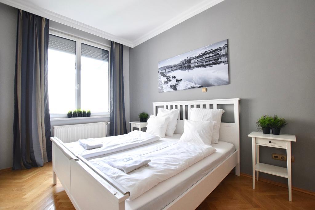 Standerd Apartment By Hi5 - Lovag Family Suites Будапеща Екстериор снимка