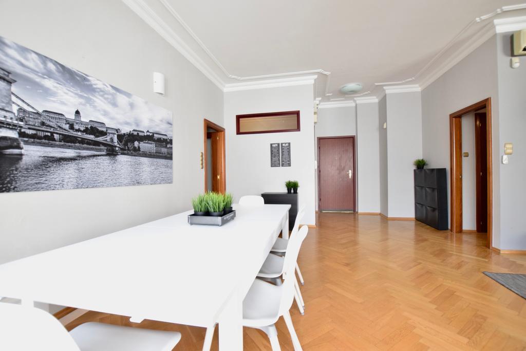 Standerd Apartment By Hi5 - Lovag Family Suites Будапеща Екстериор снимка