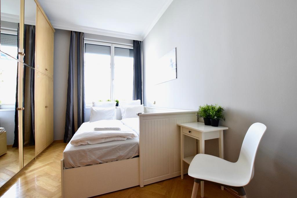 Standerd Apartment By Hi5 - Lovag Family Suites Будапеща Екстериор снимка