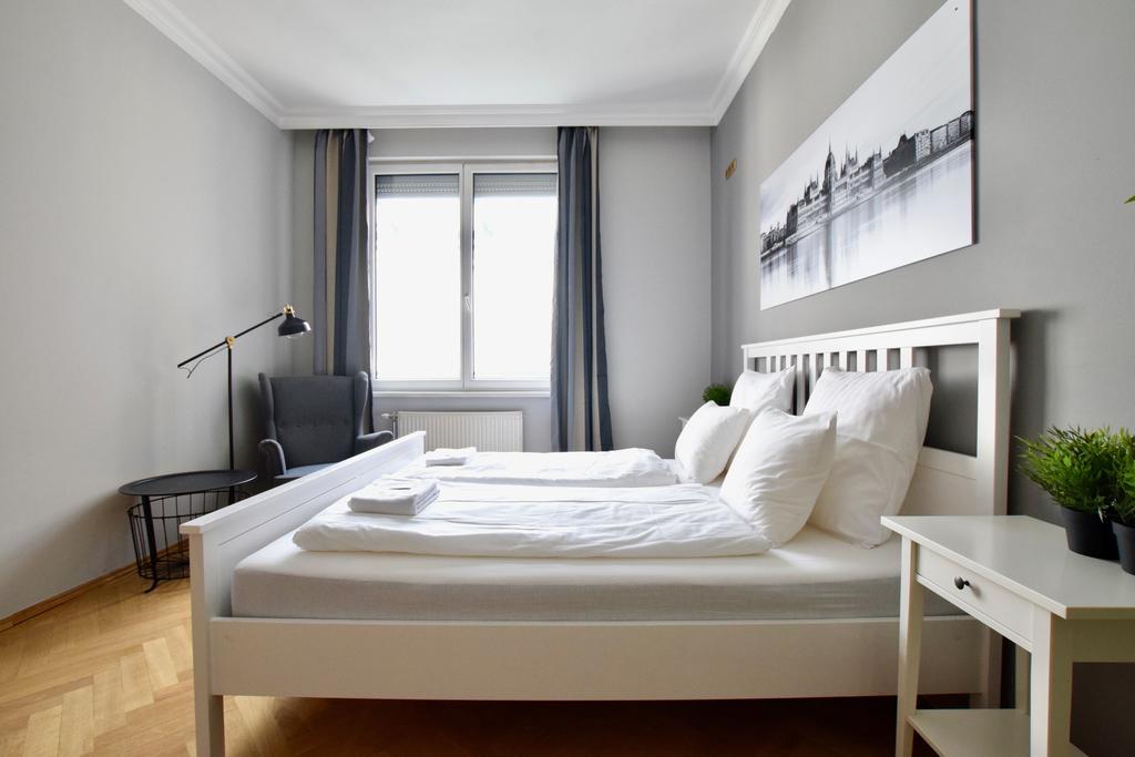 Standerd Apartment By Hi5 - Lovag Family Suites Будапеща Екстериор снимка
