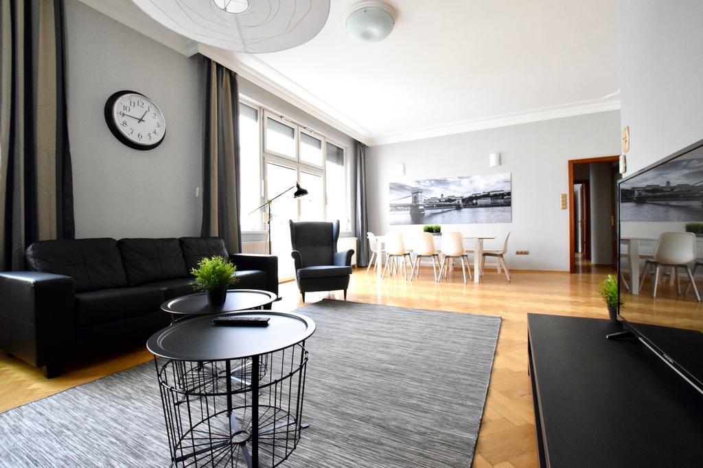 Standerd Apartment By Hi5 - Lovag Family Suites Будапеща Екстериор снимка