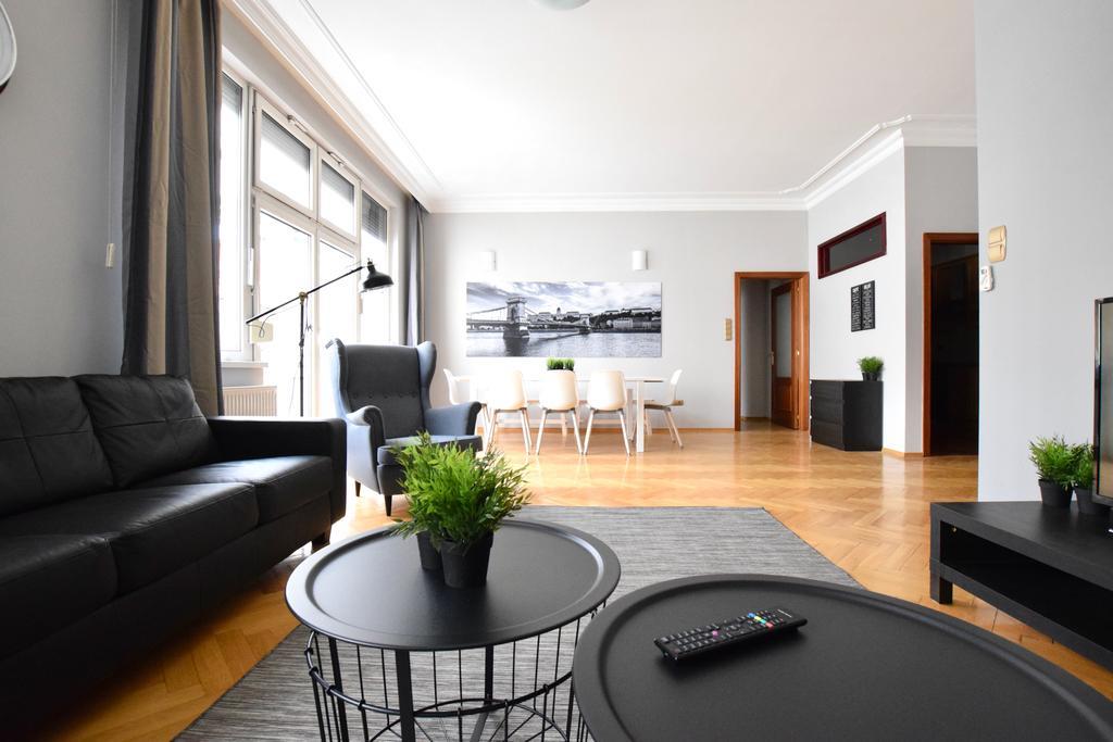 Standerd Apartment By Hi5 - Lovag Family Suites Будапеща Екстериор снимка