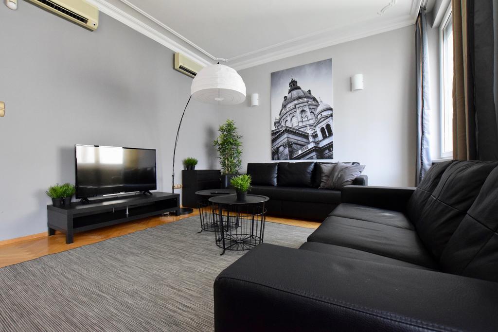 Standerd Apartment By Hi5 - Lovag Family Suites Будапеща Екстериор снимка