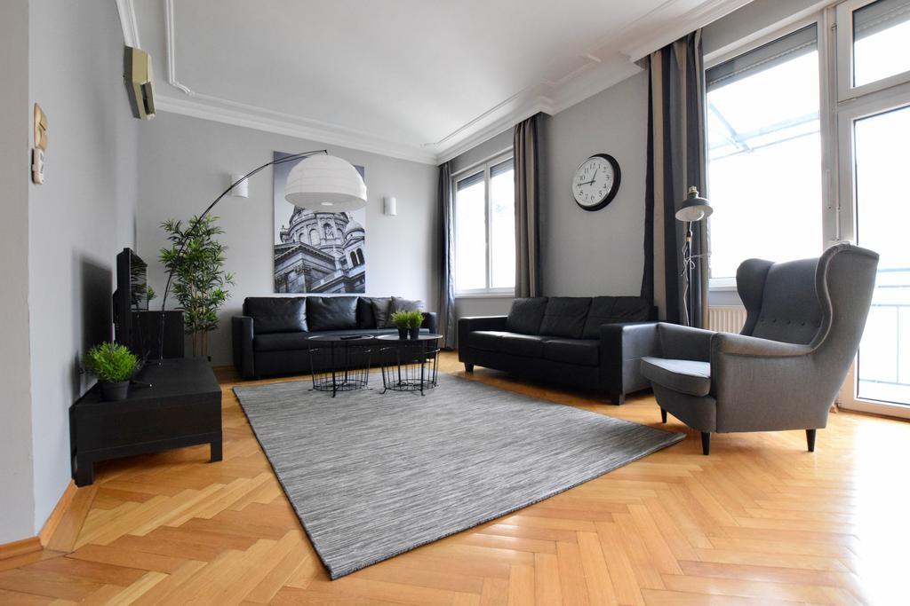 Standerd Apartment By Hi5 - Lovag Family Suites Будапеща Екстериор снимка