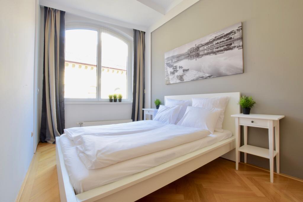 Standerd Apartment By Hi5 - Lovag Family Suites Будапеща Екстериор снимка