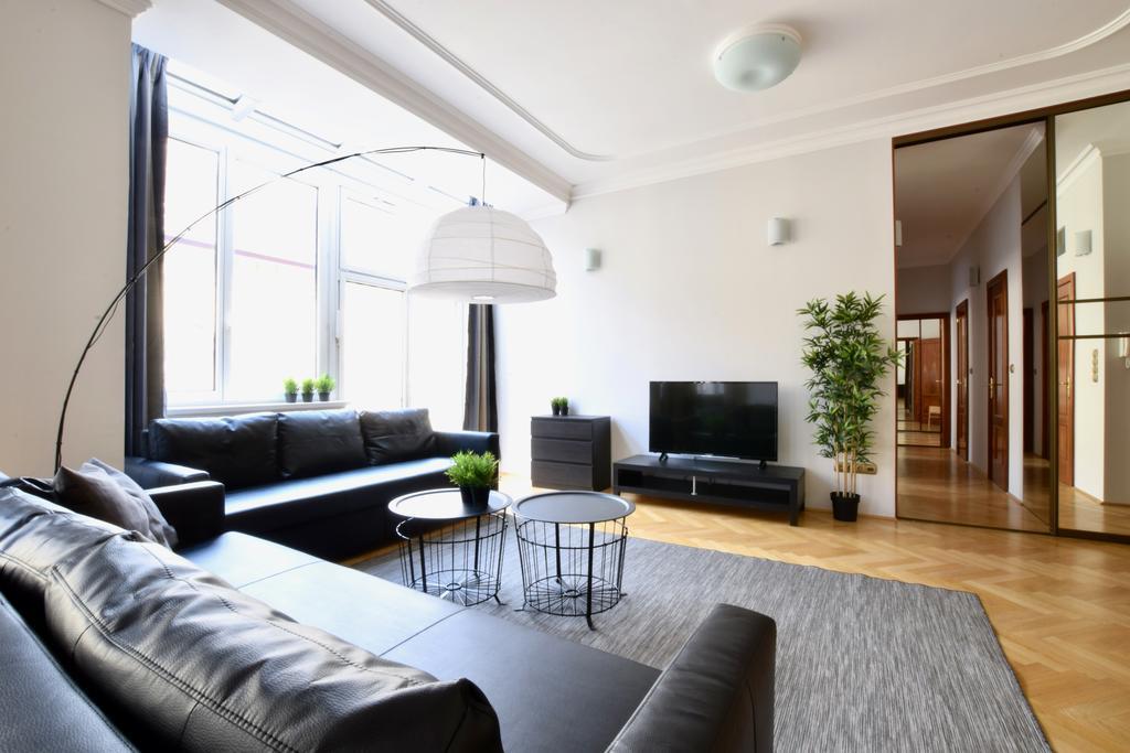 Standerd Apartment By Hi5 - Lovag Family Suites Будапеща Екстериор снимка