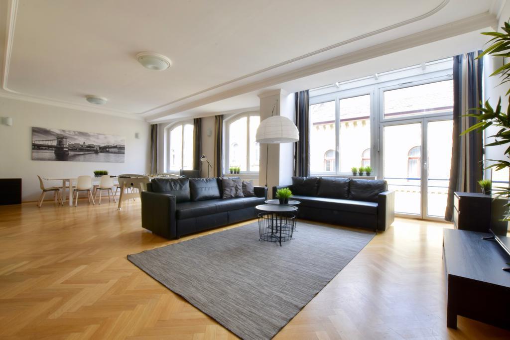 Standerd Apartment By Hi5 - Lovag Family Suites Будапеща Екстериор снимка