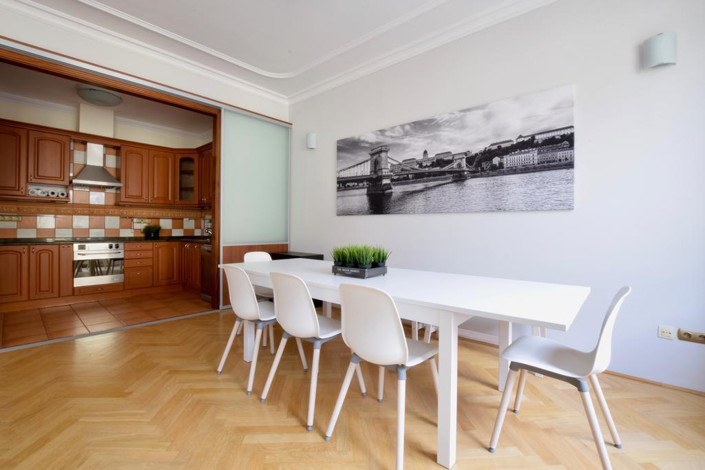 Standerd Apartment By Hi5 - Lovag Family Suites Будапеща Екстериор снимка