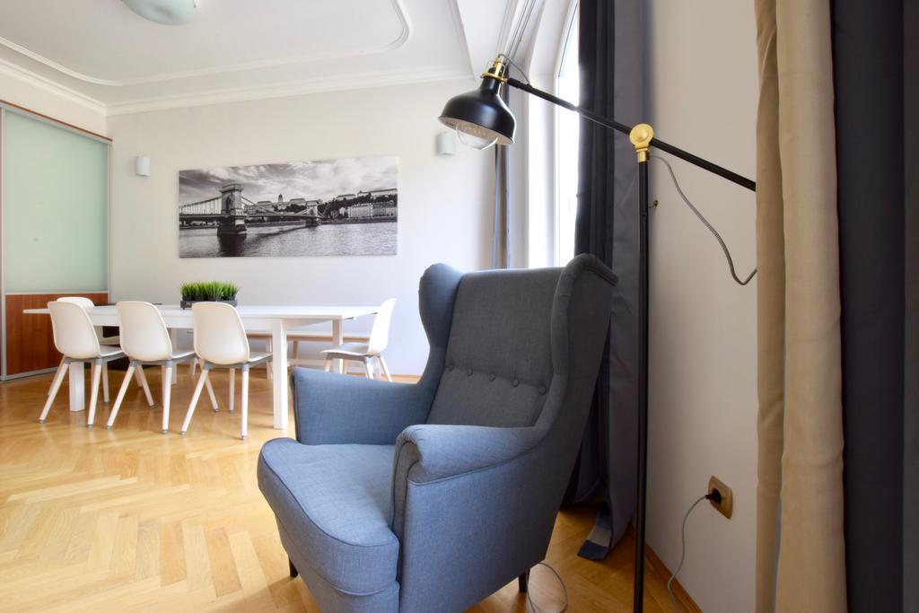 Standerd Apartment By Hi5 - Lovag Family Suites Будапеща Екстериор снимка