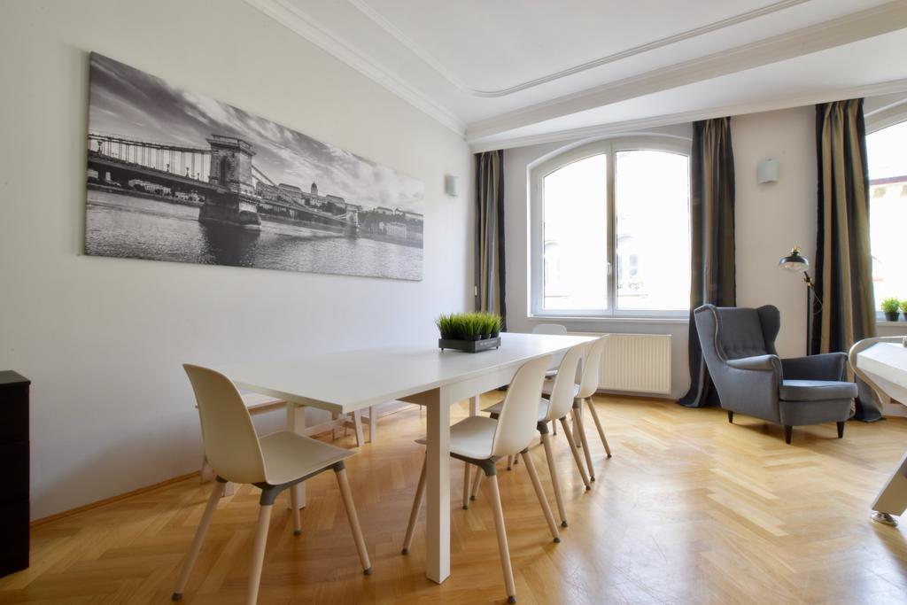 Standerd Apartment By Hi5 - Lovag Family Suites Будапеща Екстериор снимка