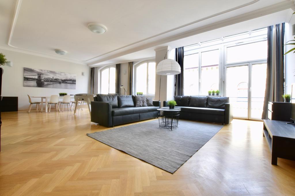 Standerd Apartment By Hi5 - Lovag Family Suites Будапеща Екстериор снимка