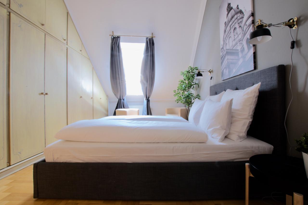 Standerd Apartment By Hi5 - Lovag Family Suites Будапеща Екстериор снимка